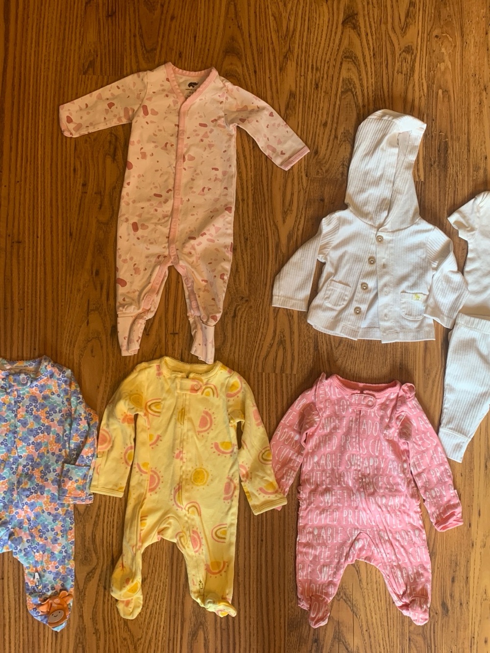 Carter’s Newborn -pj/playsuit bundle- Like new